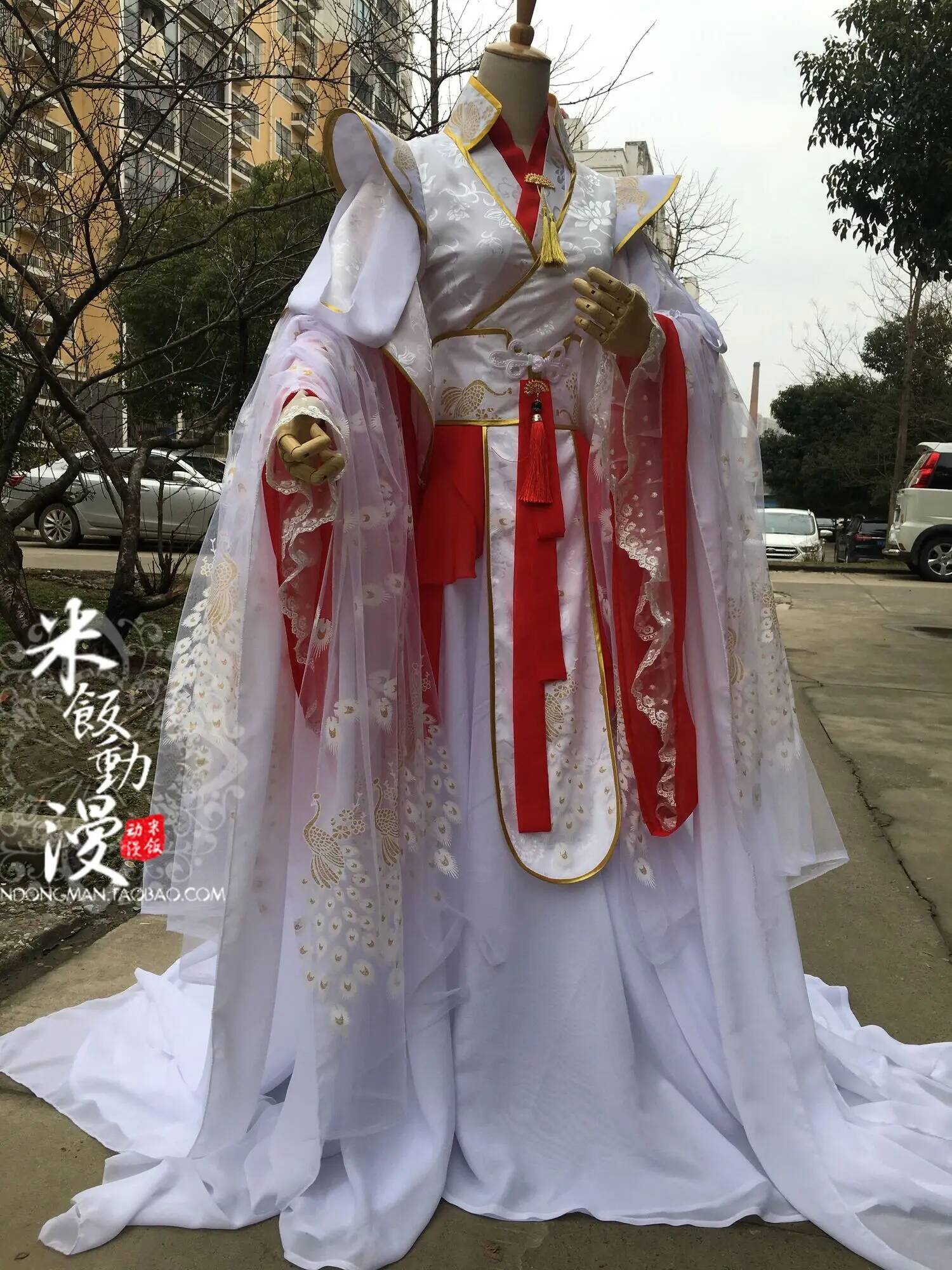 يبارك المسؤولين الأمير يوي الس - مراجعة Anime Cosplay Red وسعره